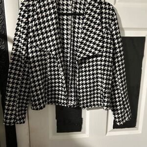 SHEIN Black and White Houndstooth Blazer